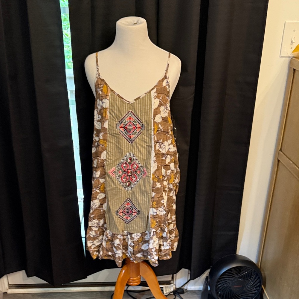 Entro Floral and Geometric Print Midi Dress
